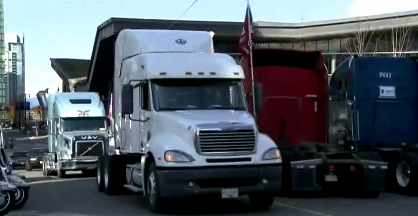 Camioneros aplauden fallo judicial por tema de licencias con el Puerto de Vancouver