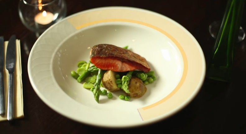 Más canadienses están usando los bancos de alimentos