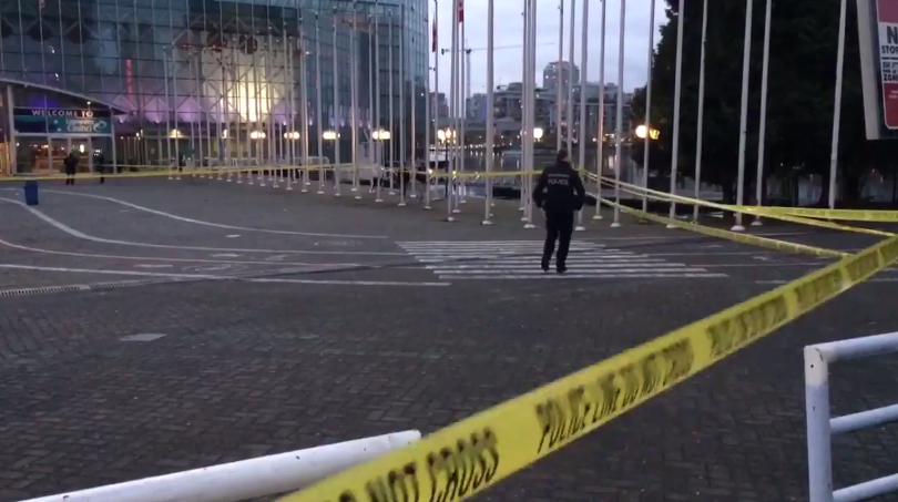 Una persona muerta y dos más heridas deja riña en el centro de Vancouver