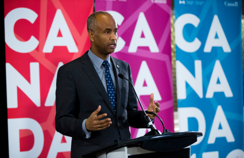 Sistema de inmigración Express Entry dará puntos adicionales a candidatos con hermanos en Canadá y dominio de francés