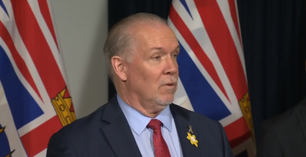 Alberta presenta acto legislativo que podría aumentar precio de la gasolina en Columbia Británica