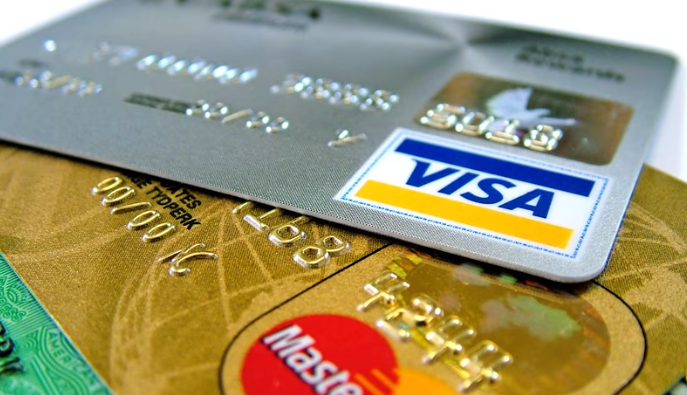 Casi la mitad de los canadienses quedan al borde de la insolvencia a final de mes; revela encuesta