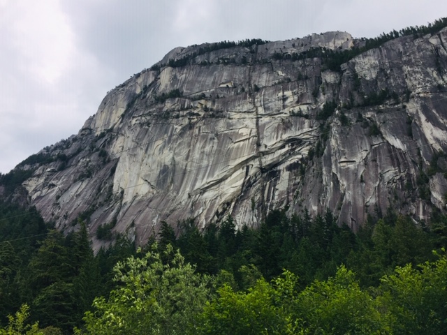 Escalador cae y muere en Stawamus Chief, Squamish