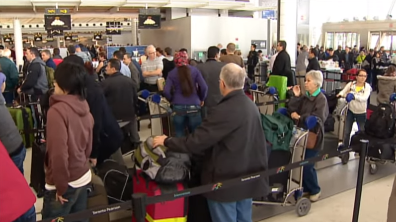 Entran en vigor nuevas disposiciones para favorecer a pasajeros aéreos en Canadá