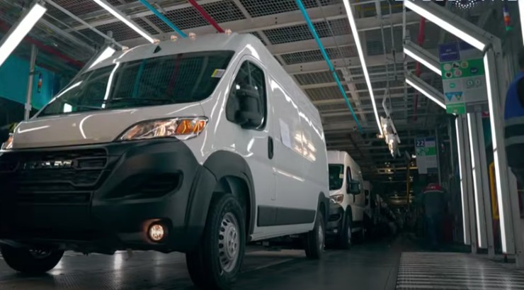 Canadá responde con aranceles del 25% a aranceles de Estados Unidos sobre vehículos