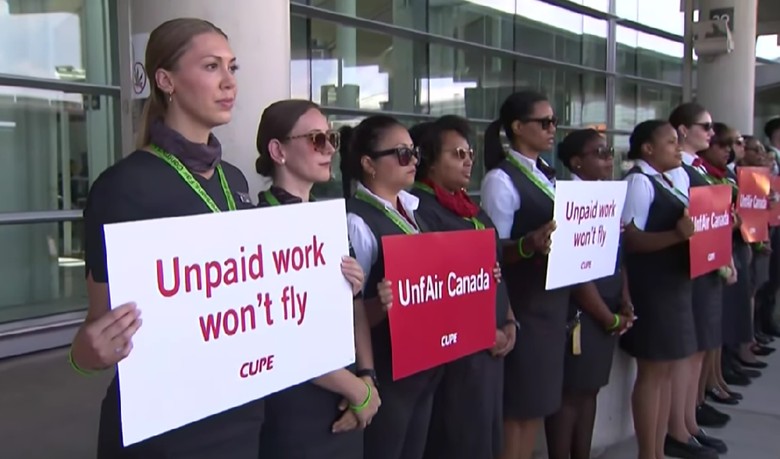Negociaciones entre Air Canada y auxiliares de vuelo llegan a punto muerto