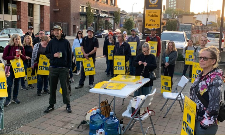 Sindicato General de Empleados de Columbia Británica intensifica la huelga