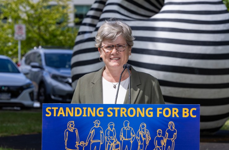 Más profesionales de la salud estadounidenses quieren venir a Columbia Británica