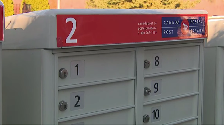 Trabajadores postales cambian huelga nacional por huelgas rotativas