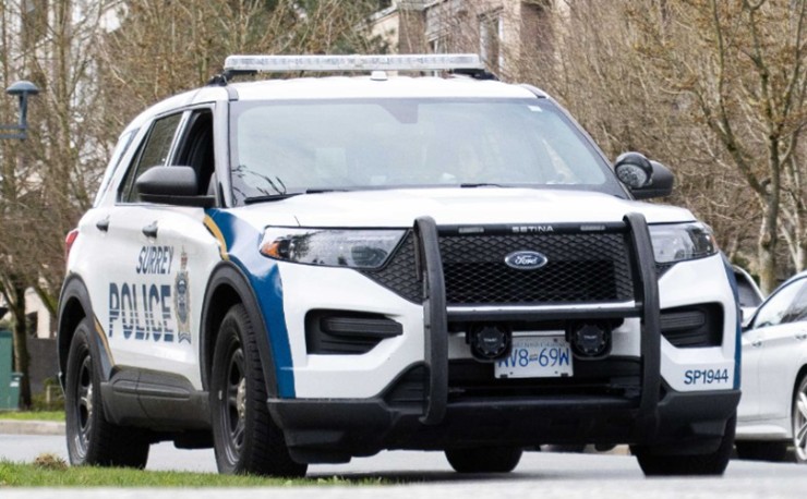 Incidente de disparos provoca daños en un negocio de Surrey