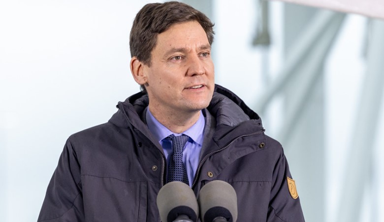 Eby prefiere refinería local sobre oleoductos ante crisis venezolana