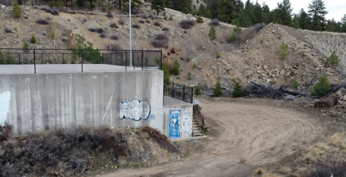 Alerta en West Kelowna: Ordenan no consumir agua tras presunto acto vandálico en embalse