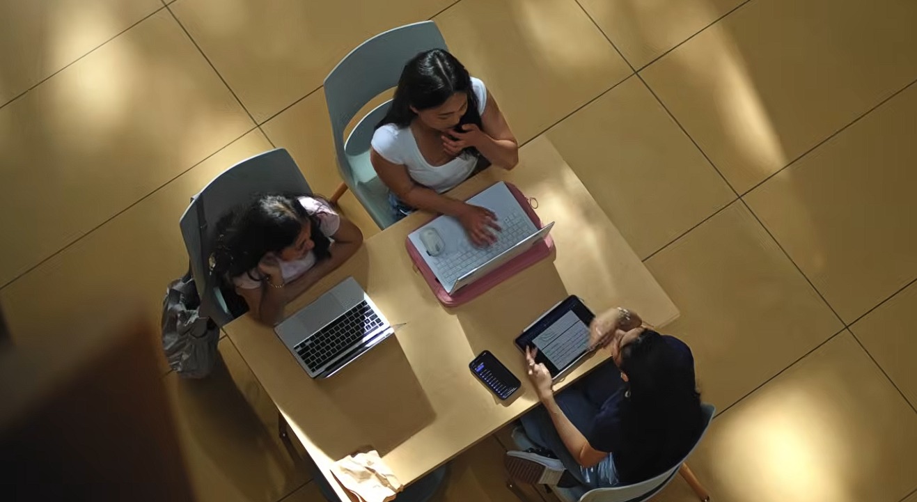 Canadá aumenta los requisitos financieros para permisos de estudio desde este 1 de septiembre de 2026