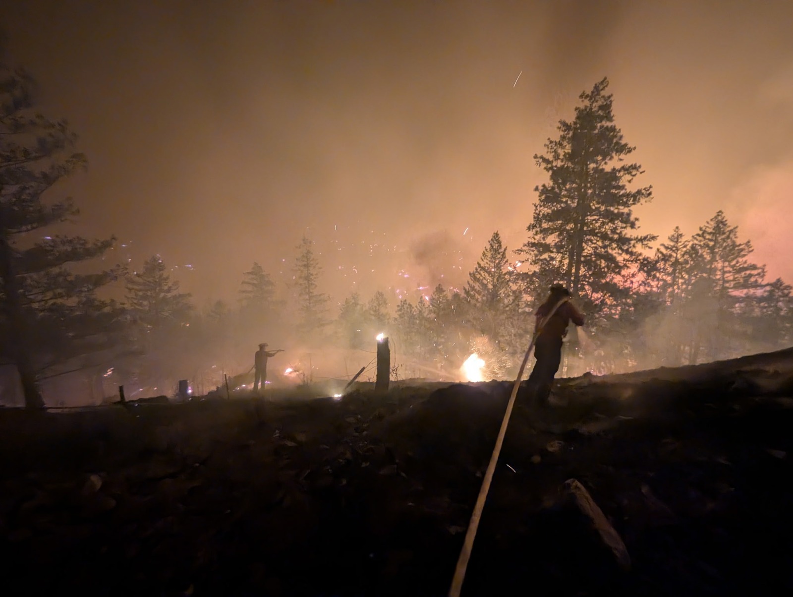 Incendio Bald Range en Summerland sigue fuera de control y supera las 10.300 hectáreas