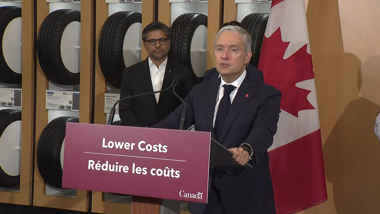 Canadà extiende suspensiòn del impuesto a la gasolina