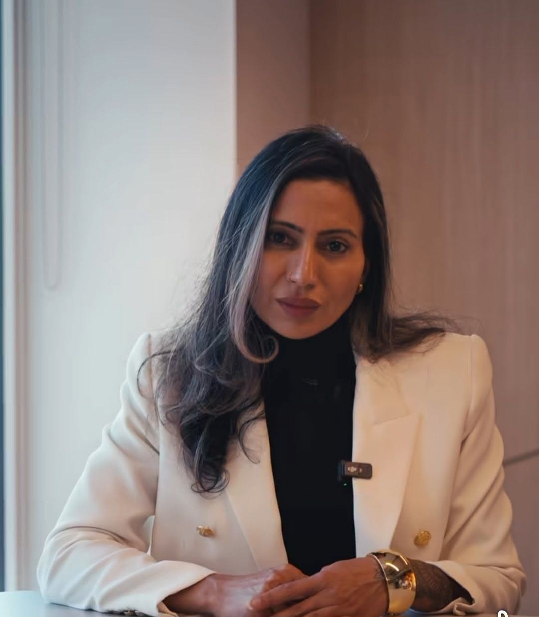 Partido Conservador retira candidatura de Sandy Dosanjh al Concejo de Surrey tras el arresto de su esposo