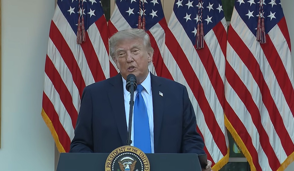 Trump prohíbe la importación de ciertos productos canadienses