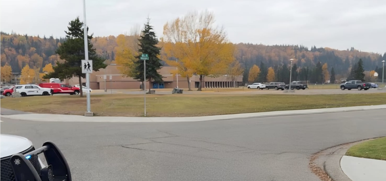 Evacúan escuela en Prince George por amenaza de bomba