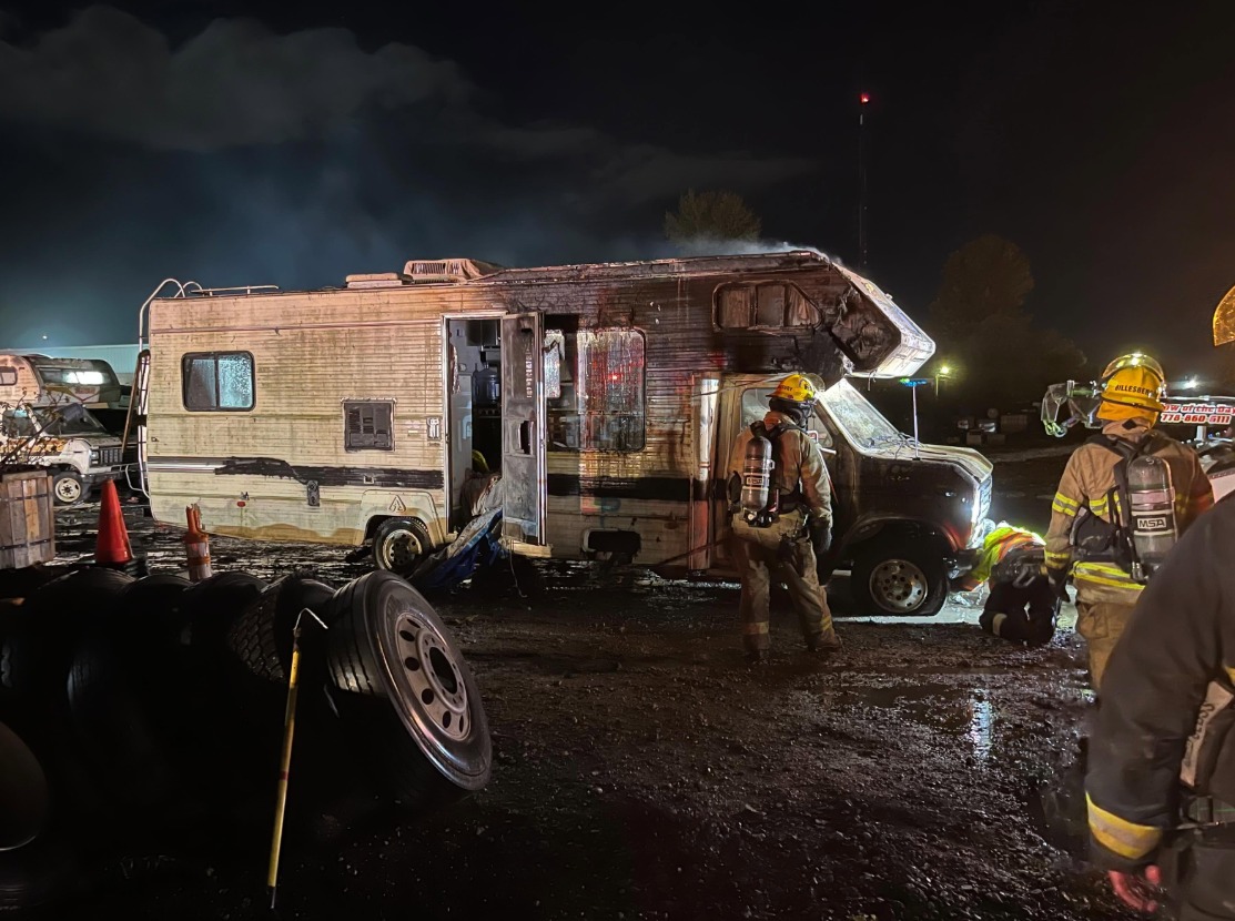 Incendio destruye 9 vehículos en Misision