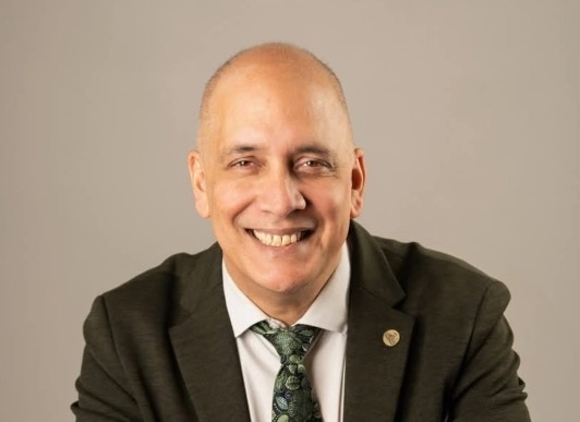 Vancouver elige a Pete Fry como alcalde: giro político en la ciudad