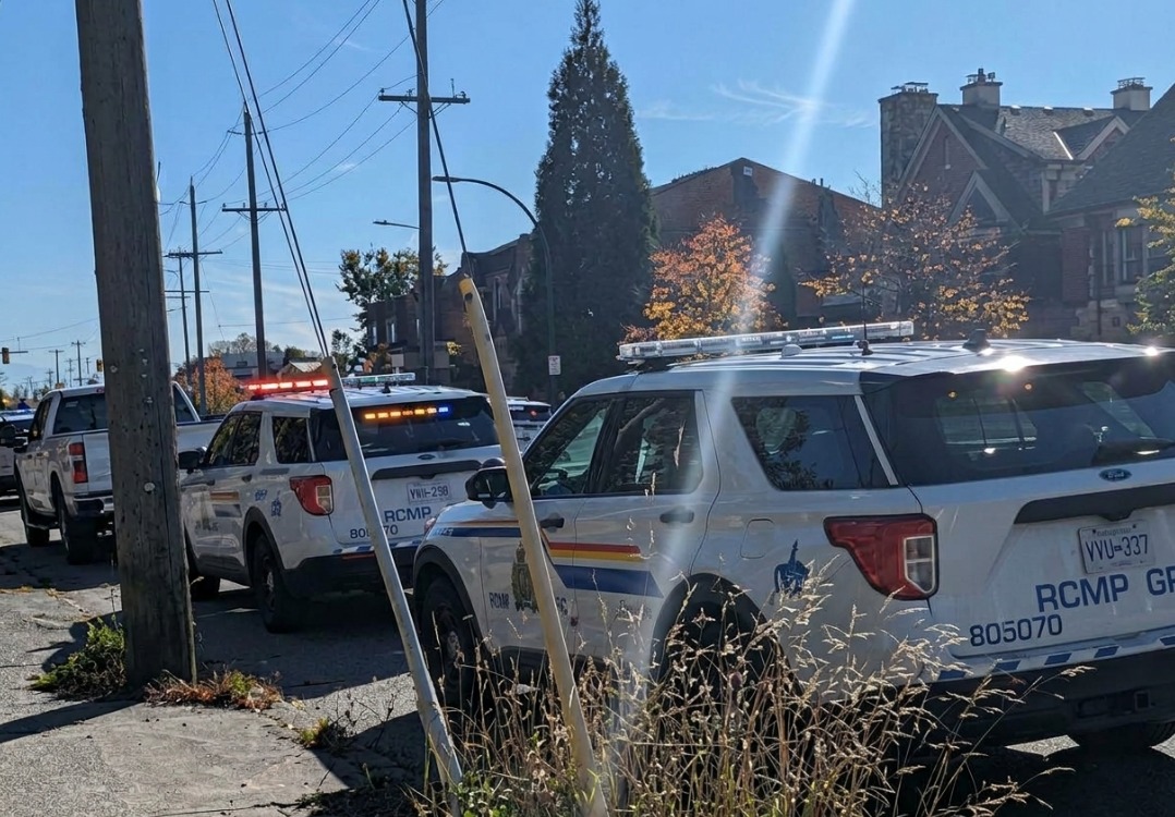 De Colombia es el hombre herido durante incidente policial ayer domingo en Burnaby